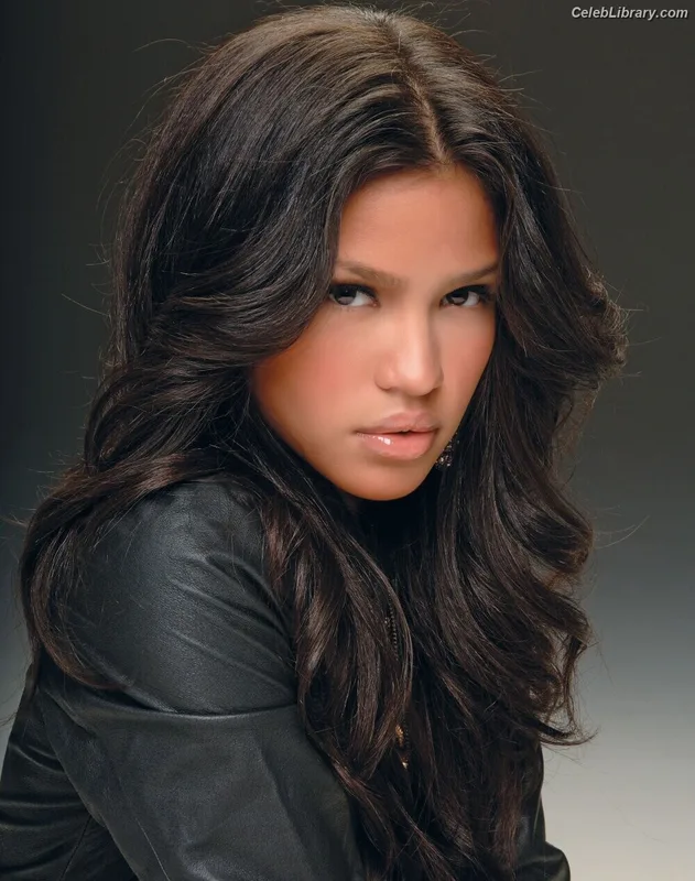 Cassie Ventura photo 24 of 118