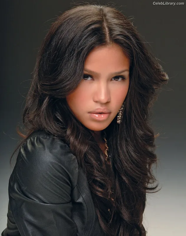 Cassie Ventura photo 14 of 118