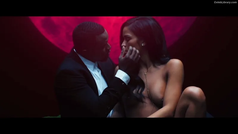 Cassie Ventura photo 17 of 118