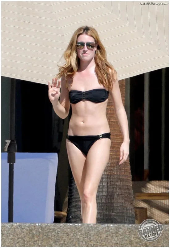 Cat Deeley photo 4 of 38