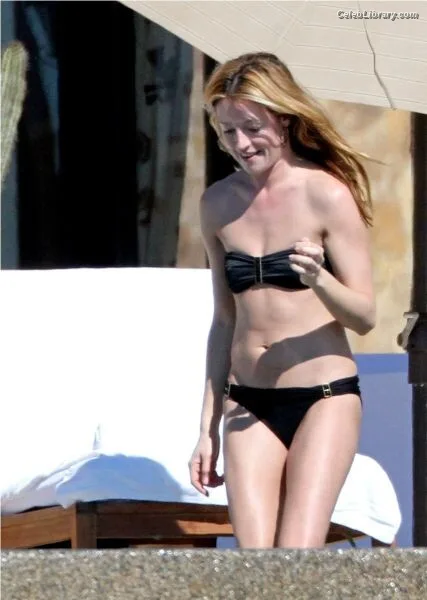 Cat Deeley photo 9 of 38