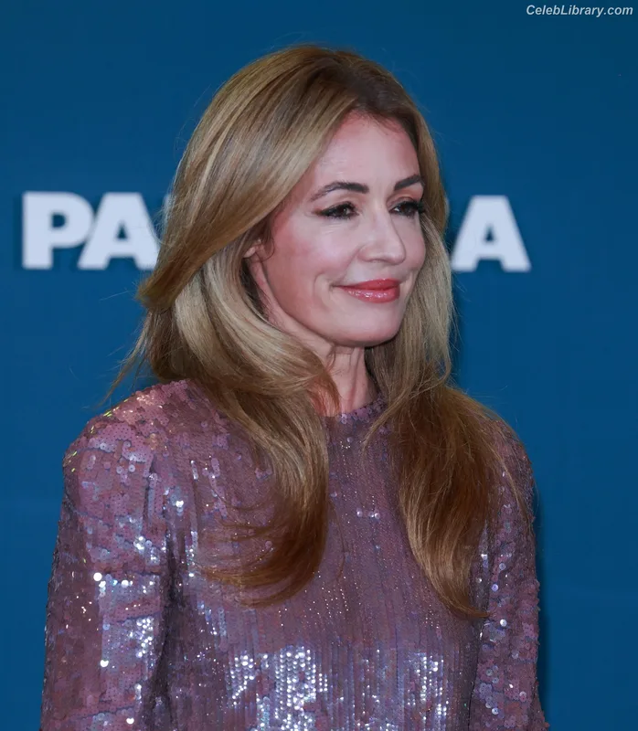 Cat Deeley photo 13 of 38