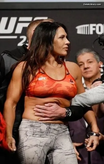 Cat Zingano photo 14 of 69