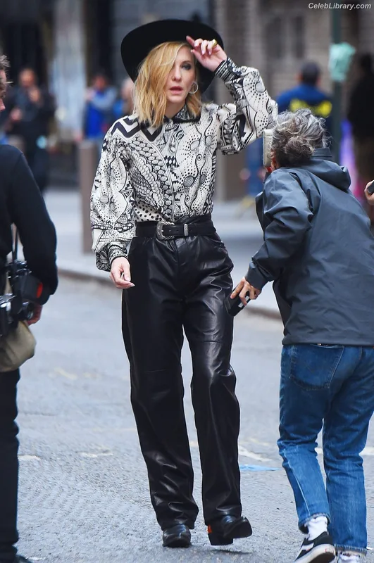 Cate Blanchett photo 1 of 334