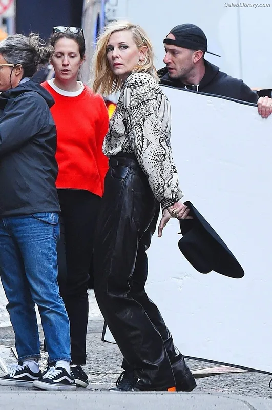 Cate Blanchett photo 4 of 334