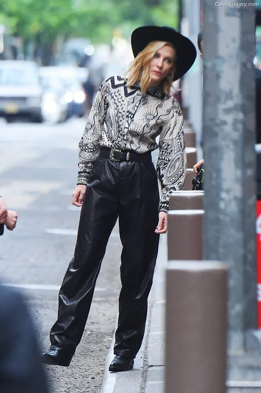 Cate Blanchett photo 17 of 334