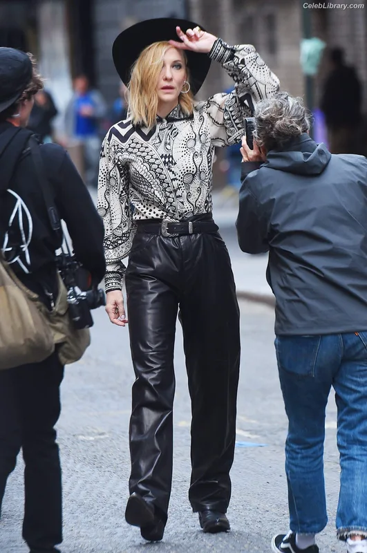 Cate Blanchett photo 3 of 334
