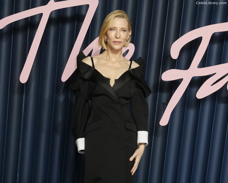Cate Blanchett photo 17 of 334