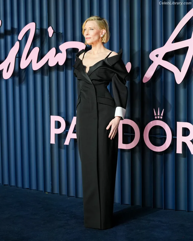 Cate Blanchett photo 23 of 334
