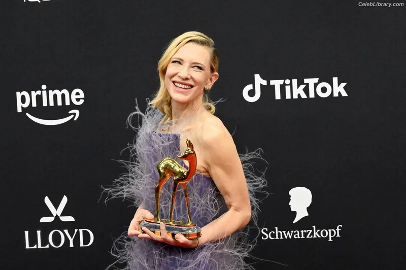 Cate Blanchett photo 1 of 334
