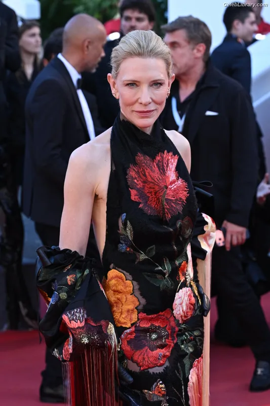 Cate Blanchett photo 17 of 334
