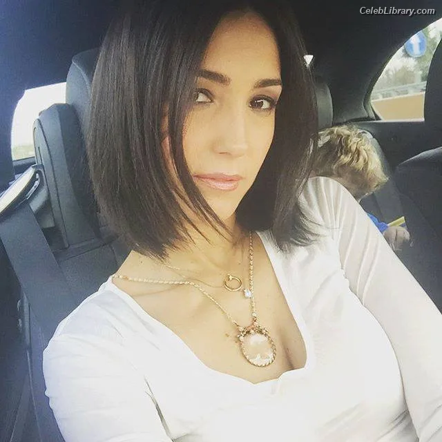 Caterina Balivo photo 1 of 31