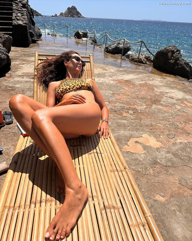 Caterina Balivo photo 9 of 31