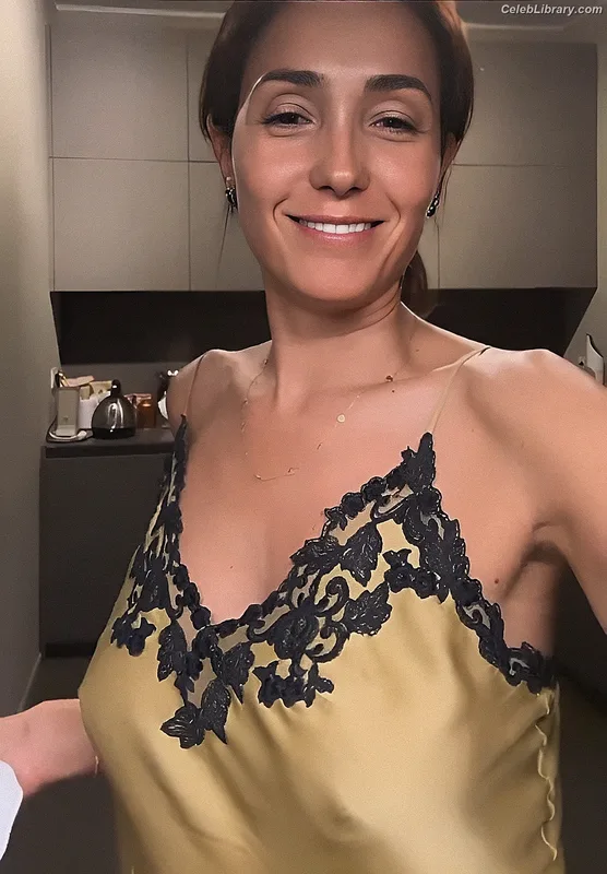 Caterina Balivo photo 24 of 31