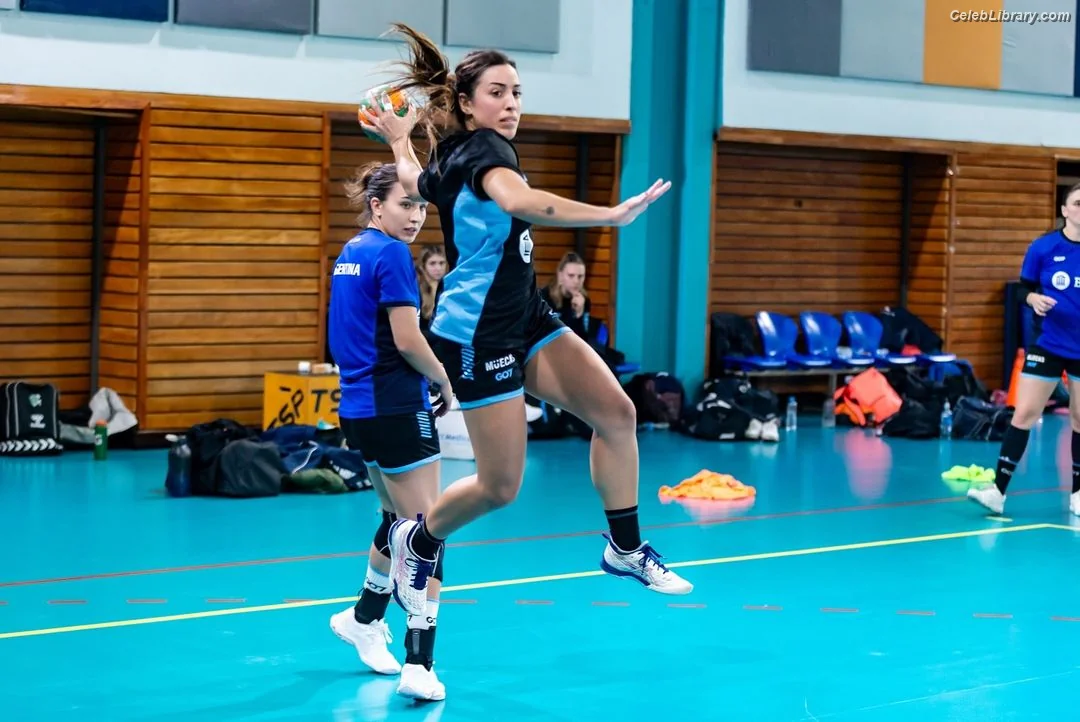 Caterina Benedetti photo 14 of 133