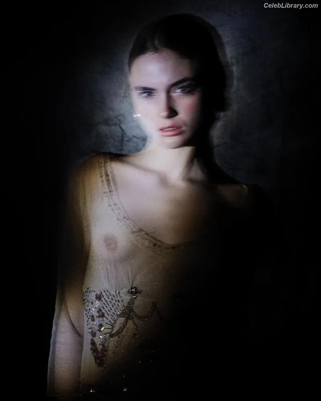 Caterina Ferioli photo 3 of 104