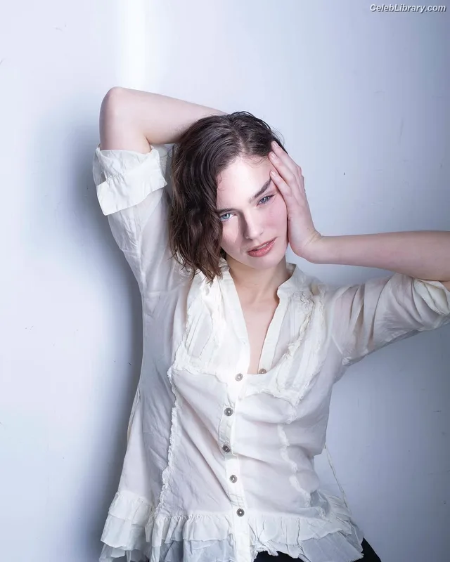 Caterina Ferioli photo 17 of 104