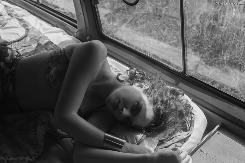 Caterina Ferioli photo 8 of 104