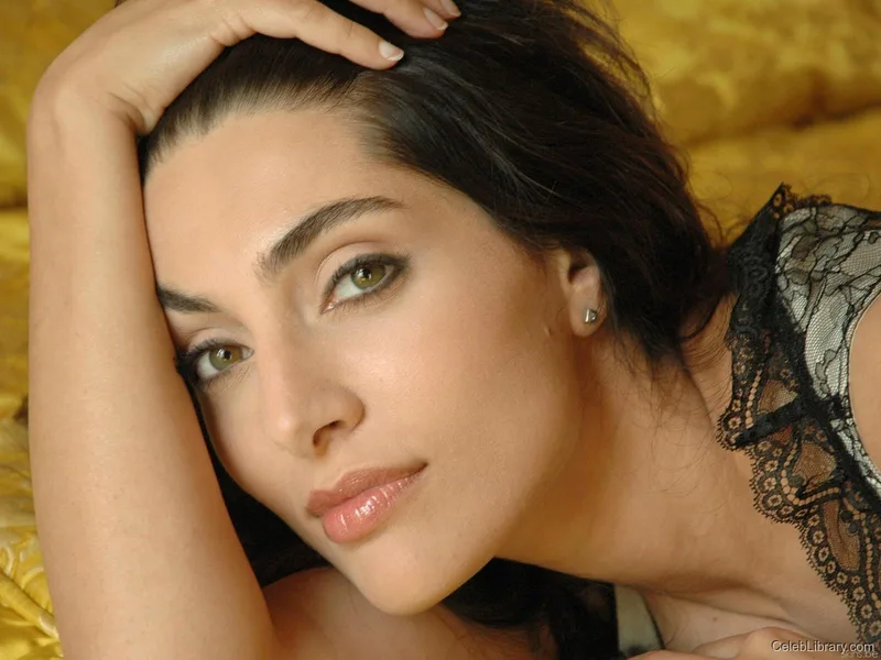 Caterina Murino photo 8 of 19