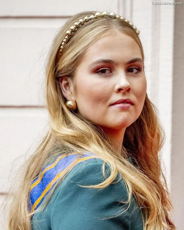 Catharina-Amalia photo 6 of 23