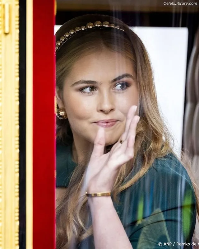 Catharina-Amalia photo 10 of 23