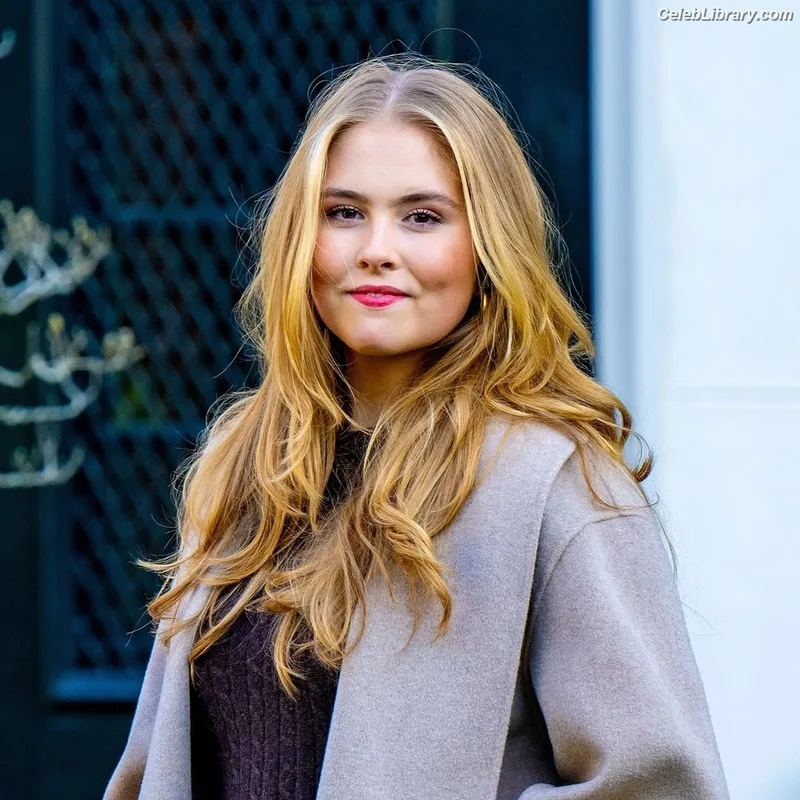 Catharina-Amalia photo 14 of 23