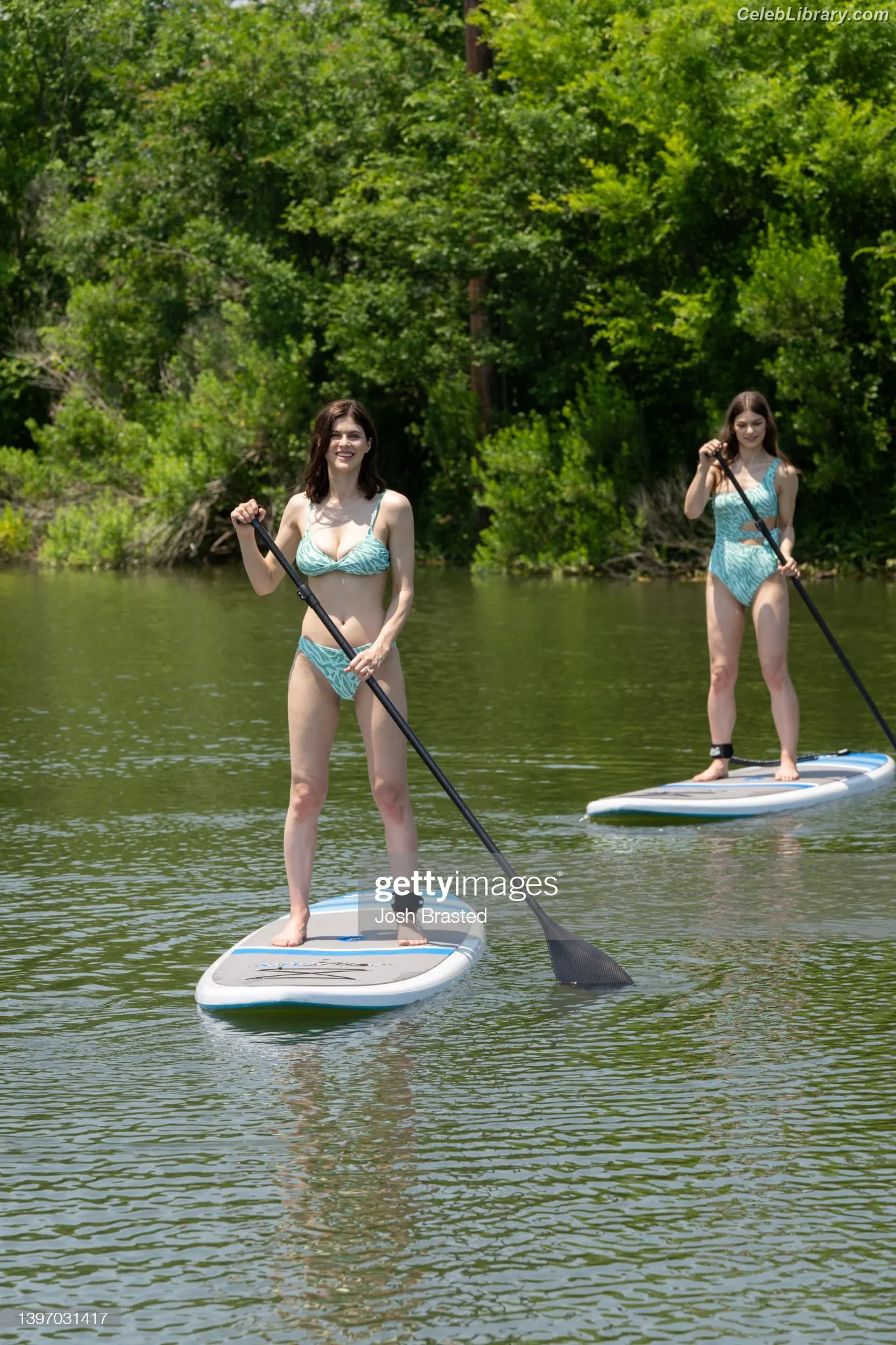 Catharine Daddario photo 12 of 61