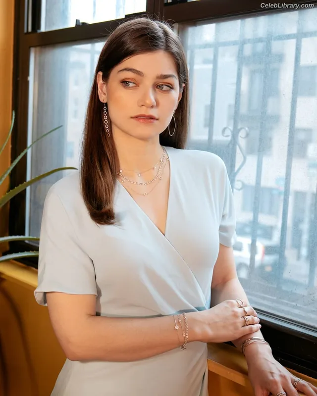 Catharine Daddario photo 21 of 61