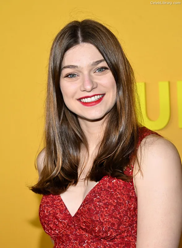 Catharine Daddario photo 12 of 61