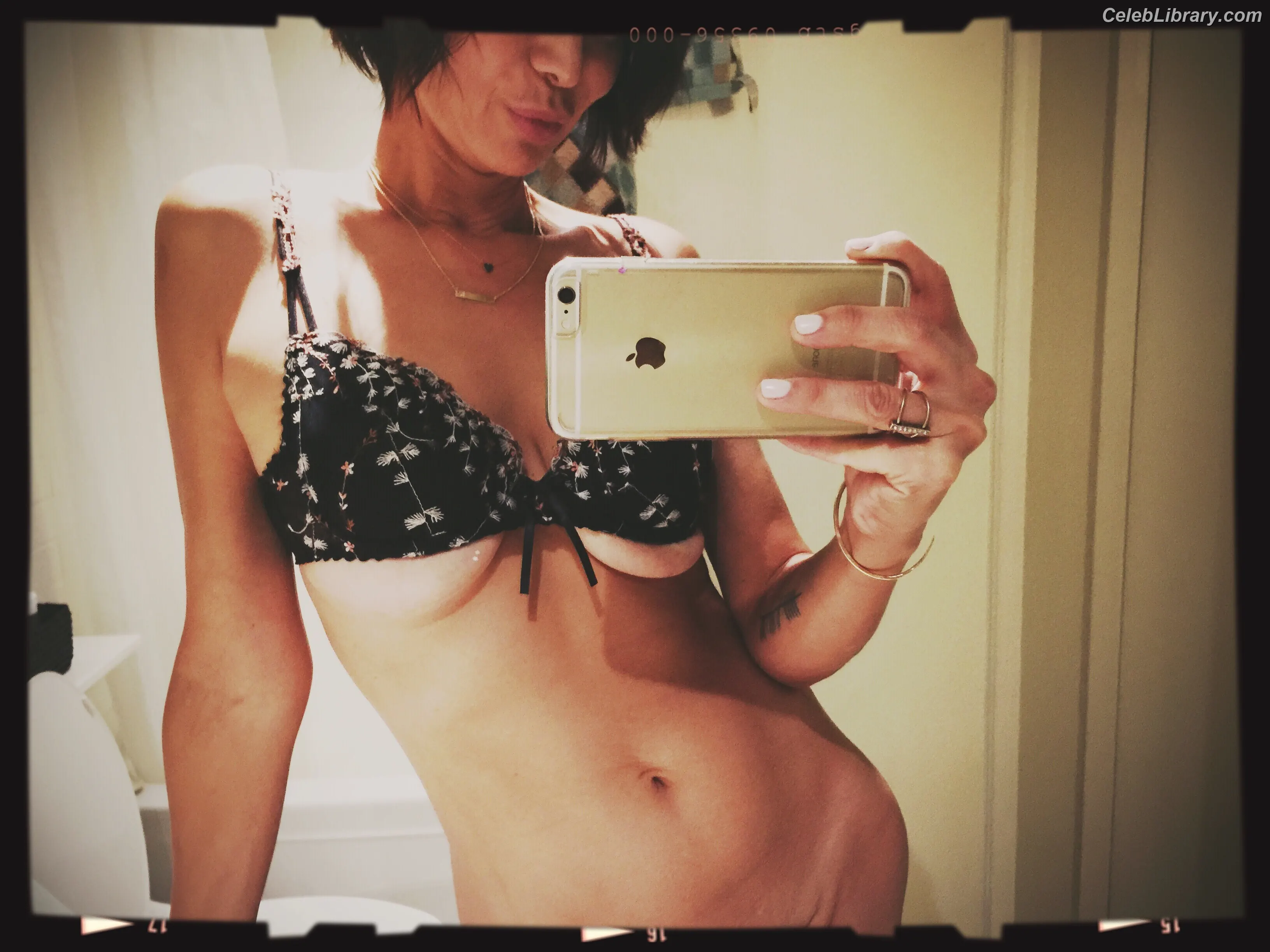 Catherine Bell photo 2 of 179