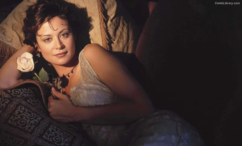 Catherine Bell photo 5 of 179