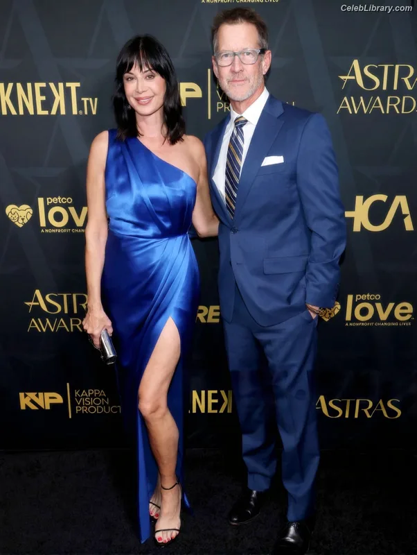 Catherine Bell photo 5 of 179