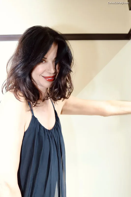 Catherine Bell photo 11 of 179