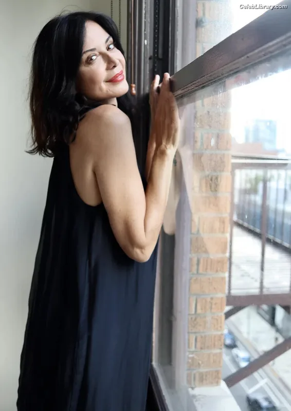Catherine Bell photo 12 of 179