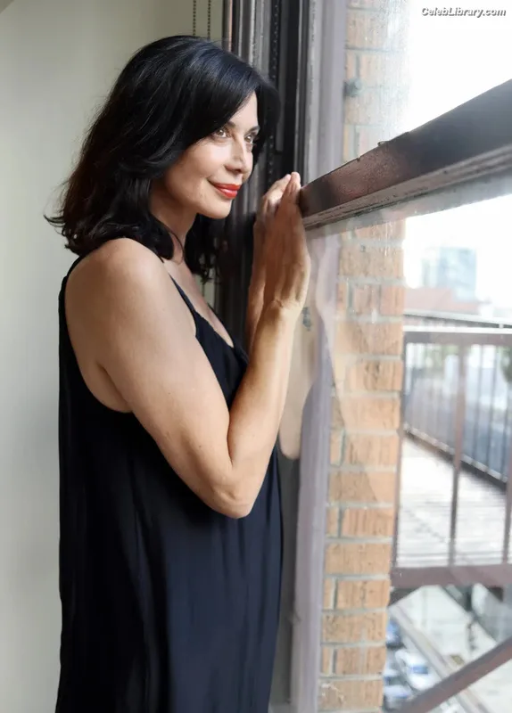 Catherine Bell photo 13 of 179