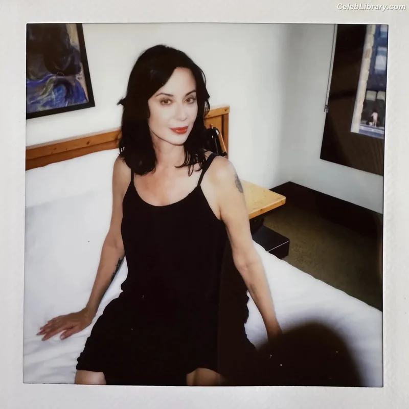 Catherine Bell photo 17 of 179