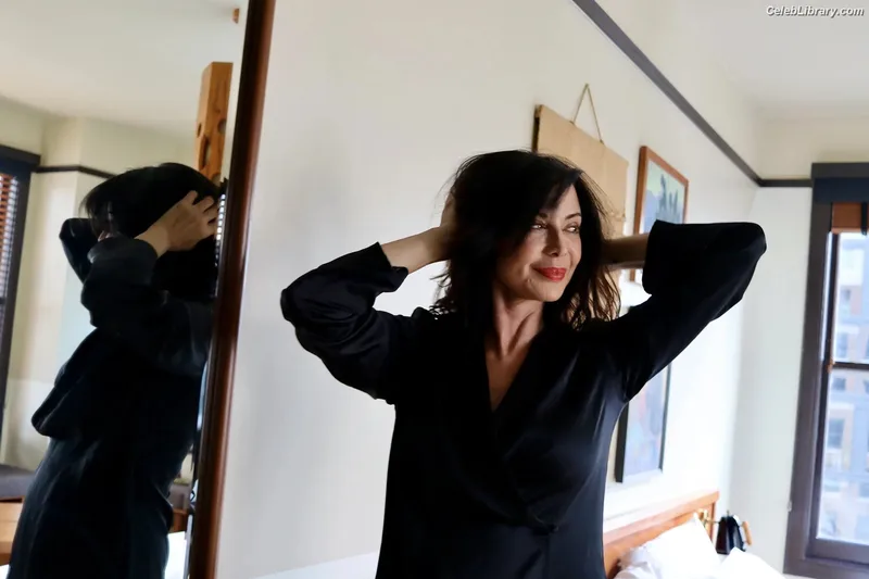 Catherine Bell photo 21 of 179