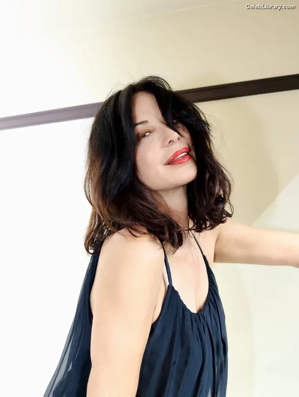 Catherine Bell photo 23 of 179