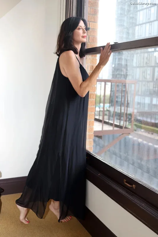 Catherine Bell photo 24 of 179