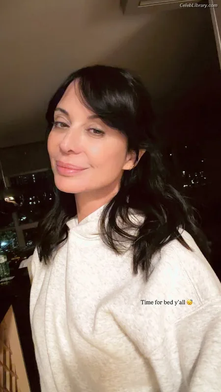 Catherine Bell photo 1 of 179