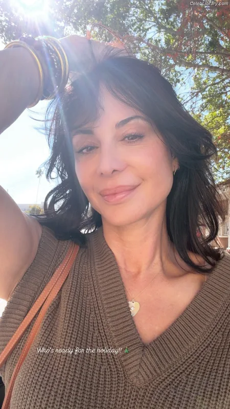 Catherine Bell photo 3 of 179