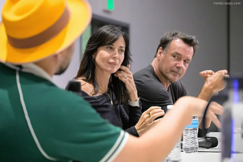 Catherine Bell photo 7 of 179