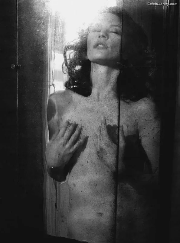 Catherine Zeta Jones photo 14 of 87