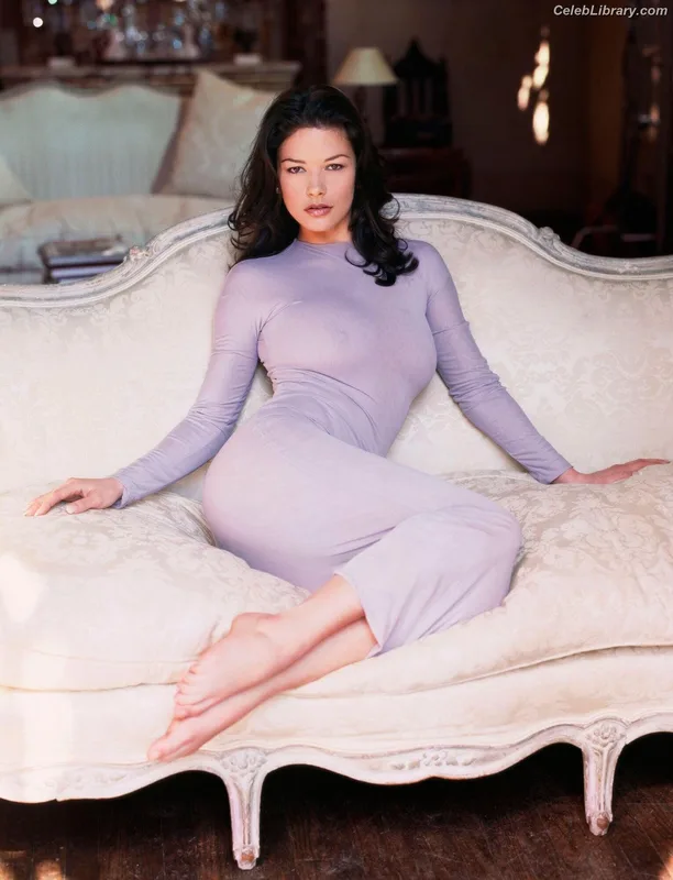 Catherine Zeta Jones photo 6 of 87