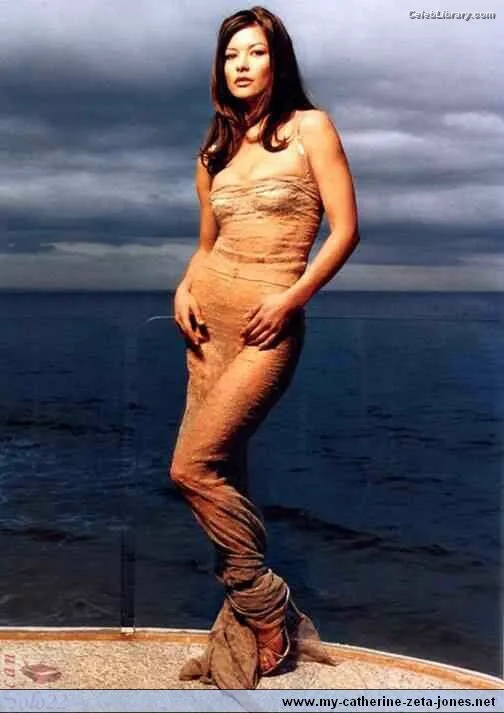 Catherine Zeta Jones photo 7 of 87