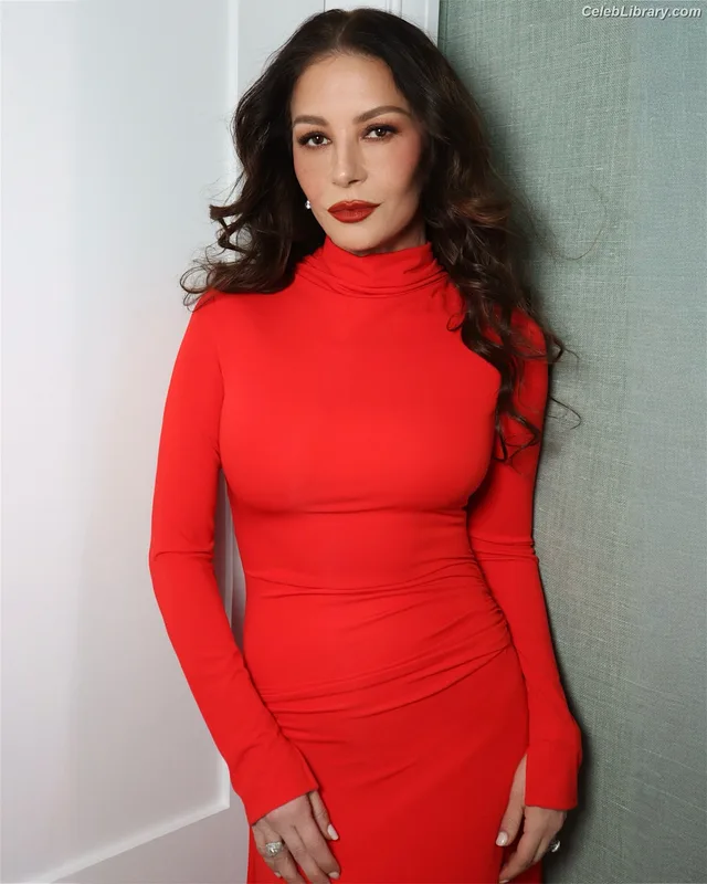 Catherine Zeta Jones photo 10 of 87