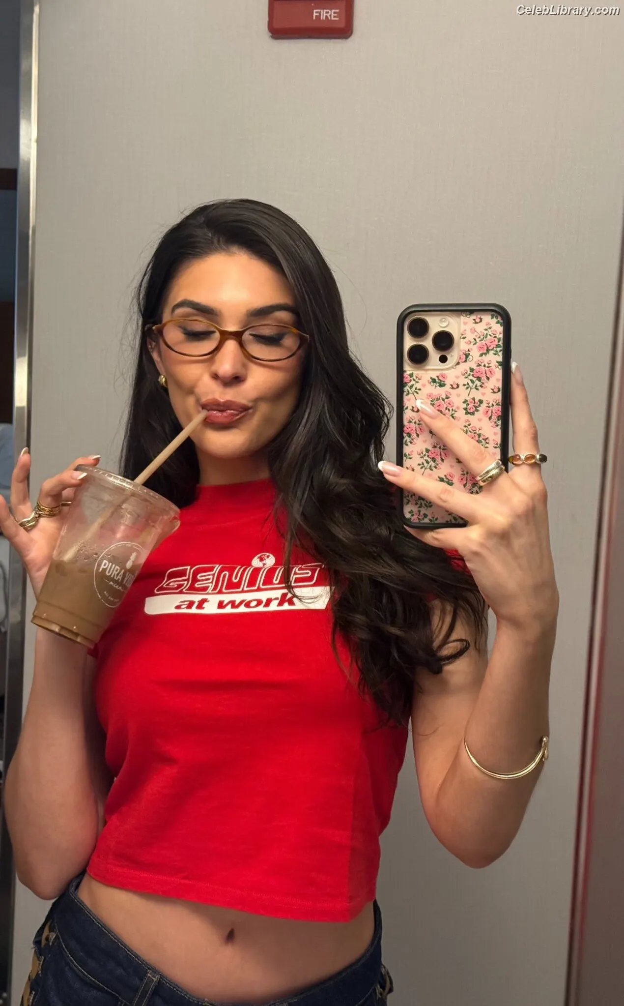 Cathy Kelley photo 20 of 1410