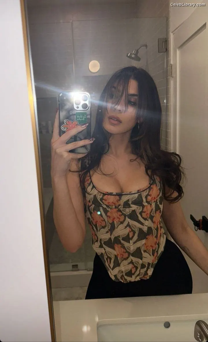 Cathy Kelley photo 19 of 1410