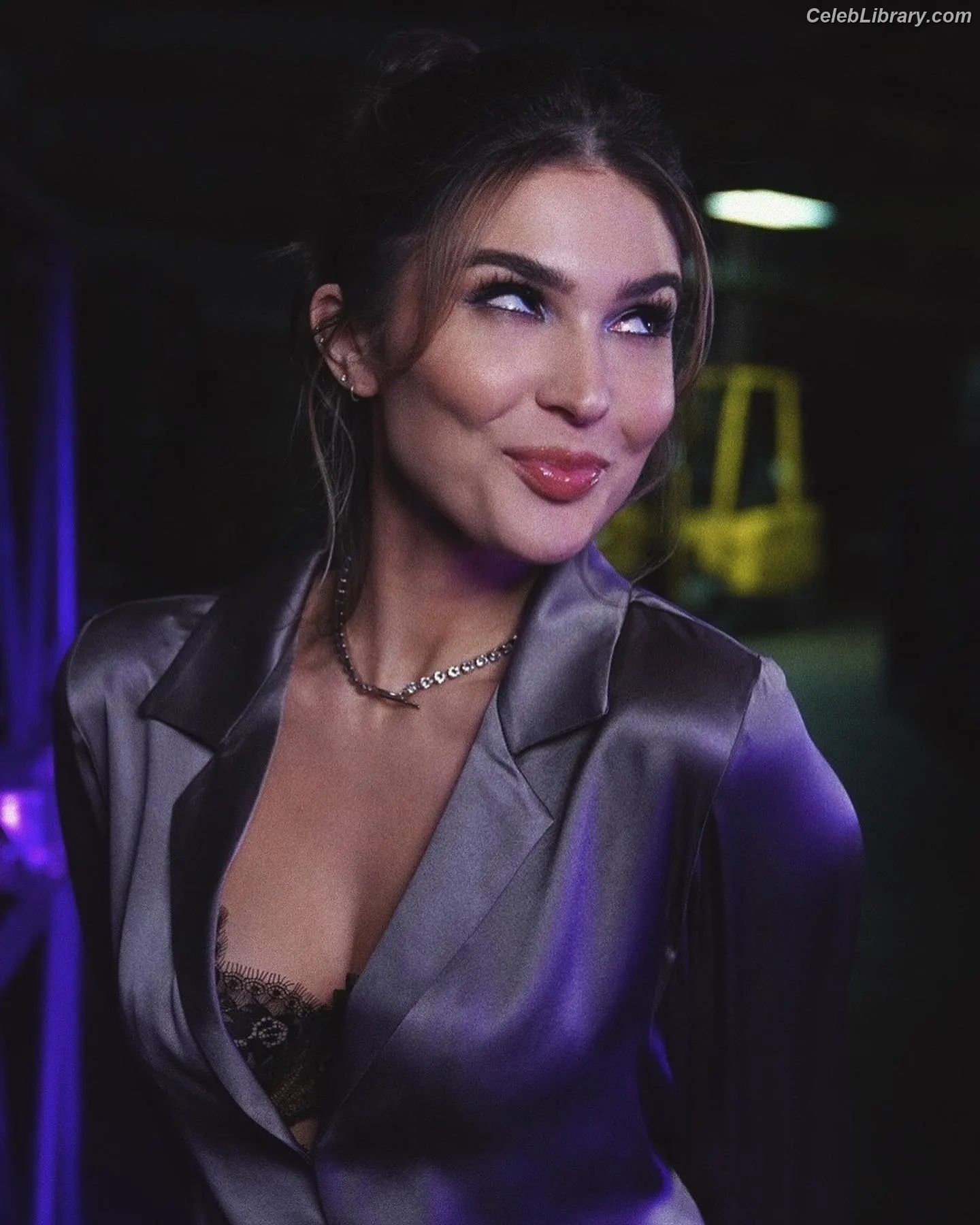 Cathy Kelley photo 9 of 1410