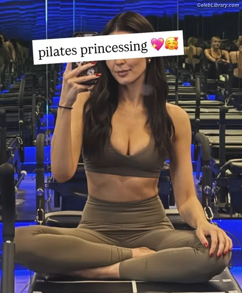 Cathy Kelley photo 22 of 1410
